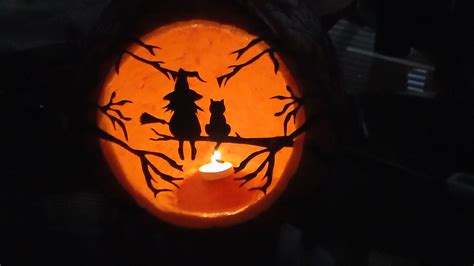 Easy witch pumpkin carving